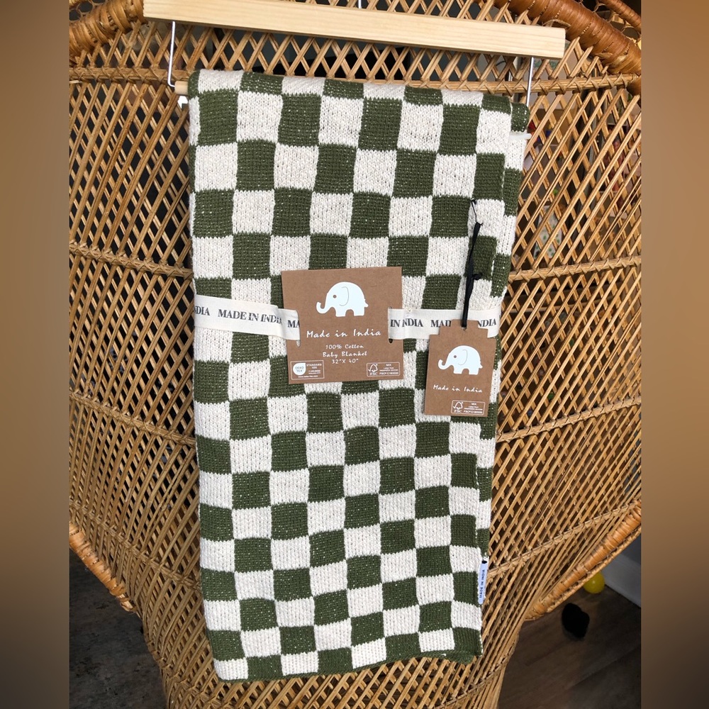 Checkered baby blanket/throw